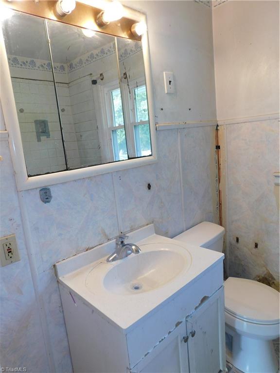 1815 Sechrest Circle High Point, NC 27263 - Photo 11 of 29 Gallery Image 11