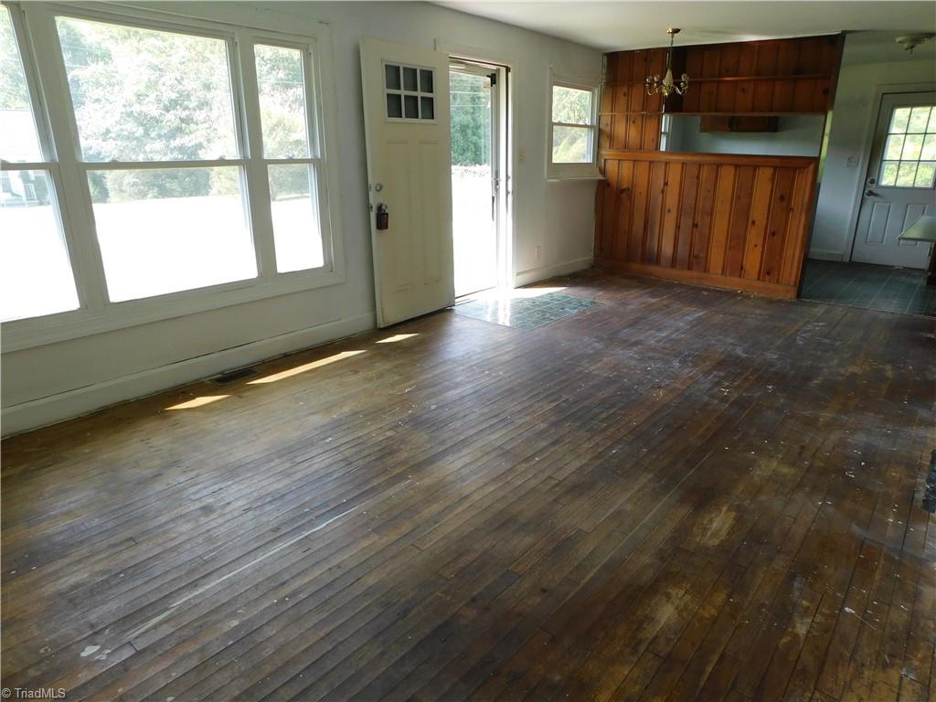 1815 Sechrest Circle High Point, NC 27263 - Photo 2 of 29 Gallery Image 2