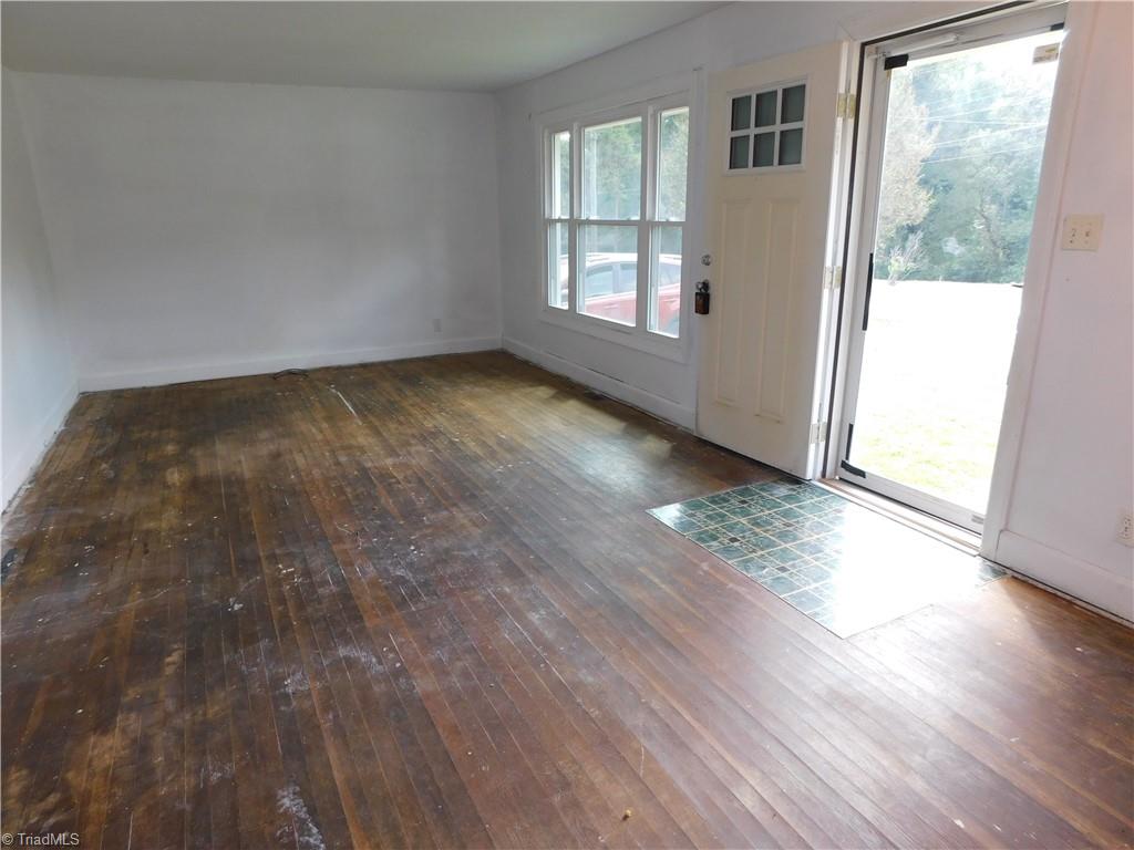 1815 Sechrest Circle High Point, NC 27263 - Photo 3 of 29 Gallery Image 3