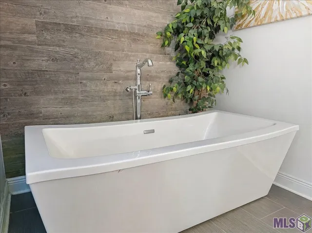 $636,500 | 5341 Riverbend Boulevard, Baton Rouge, LA 70820