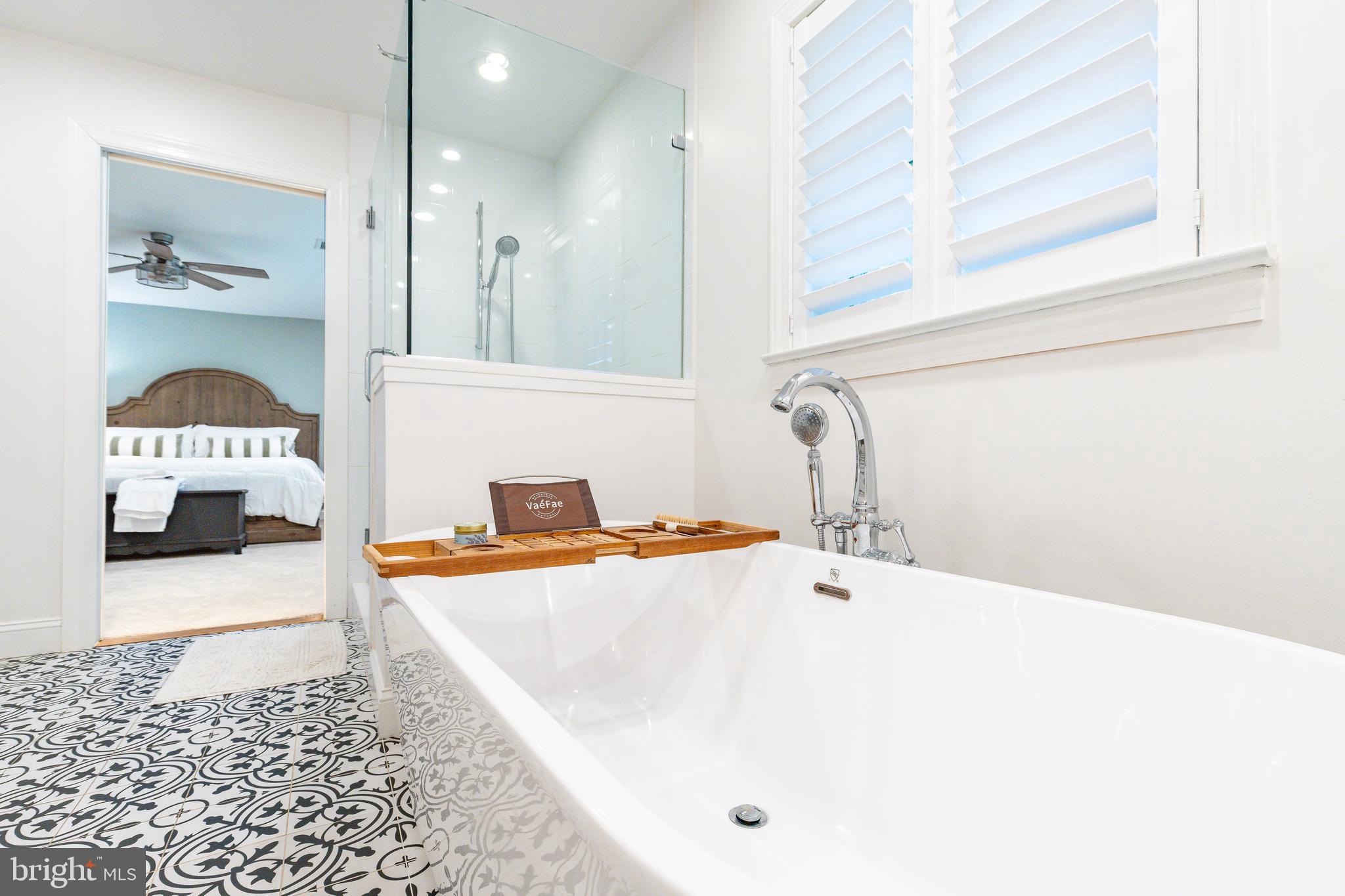 709 Alene Road Ambler, PA 19002 - Photo 16 of 42 Soaking Tub