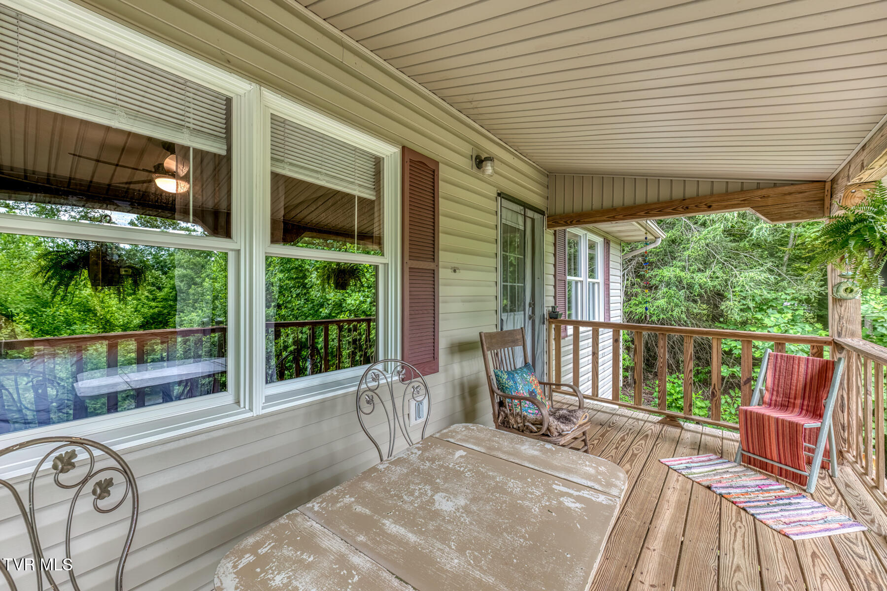 130 Timber Lane Hampton, TN 37658 - Photo 38 of 42 130 Timber Ln-10
