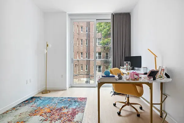 $1,550,000 | 337 East 62nd Street, Unit 2C | Lenox Hill