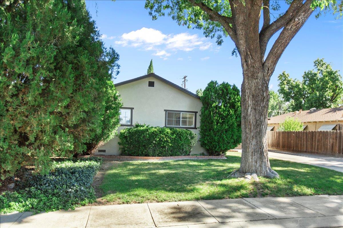 1213 Adel Street Modesto, CA 95350 - Photo 3 of 41