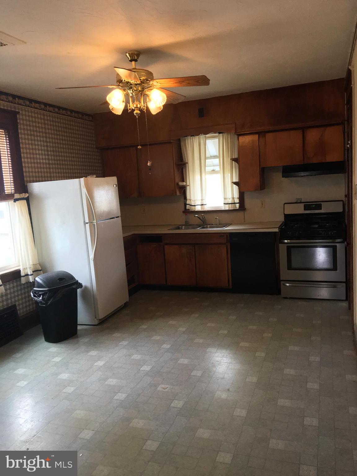 5785 Hanover Road Hanover, PA 17331 - Photo 12 of 47 Large kitchen! Can you see an island!