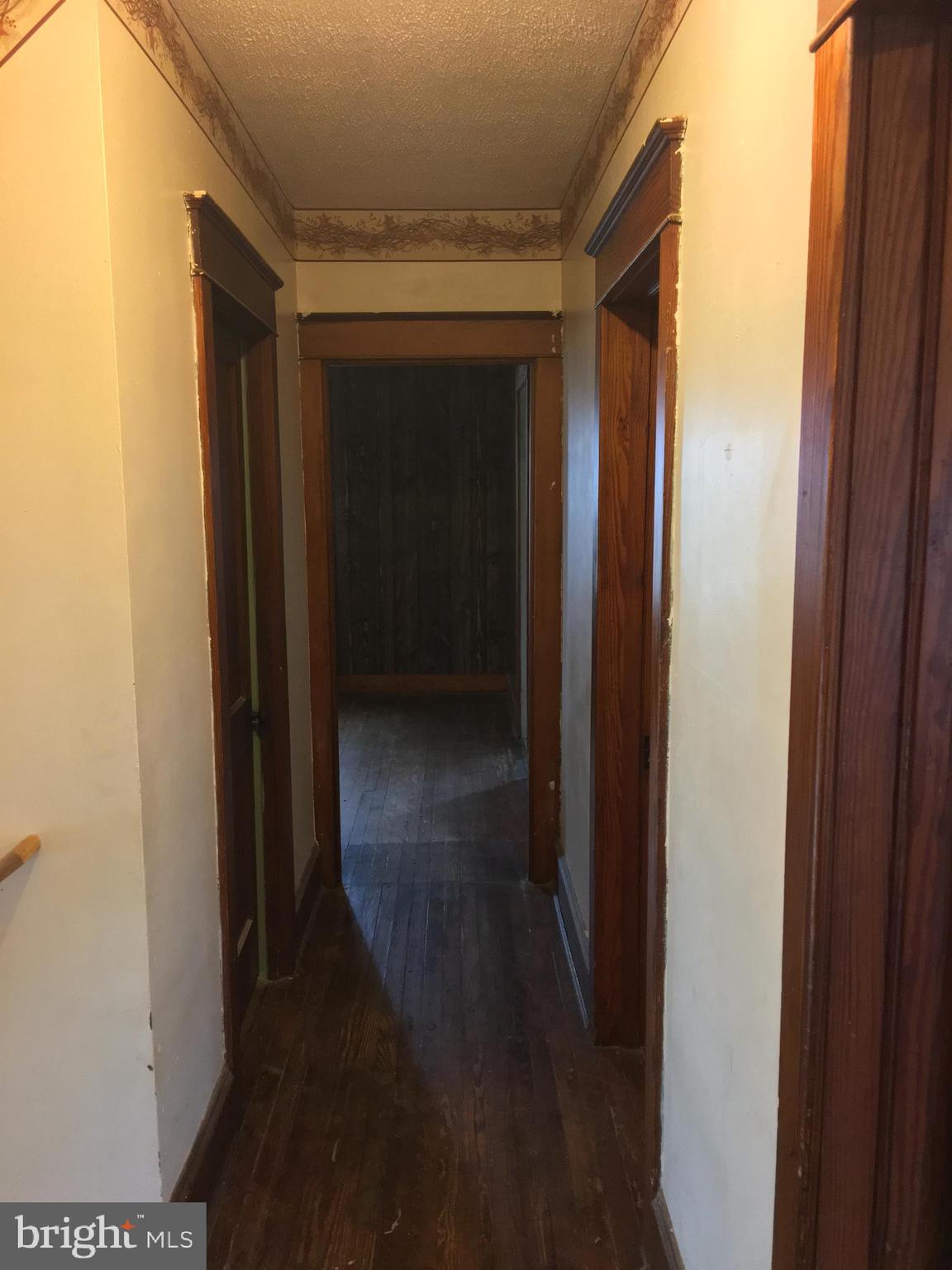 5785 Hanover Road Hanover, PA 17331 - Photo 26 of 47 Upstairs hallway