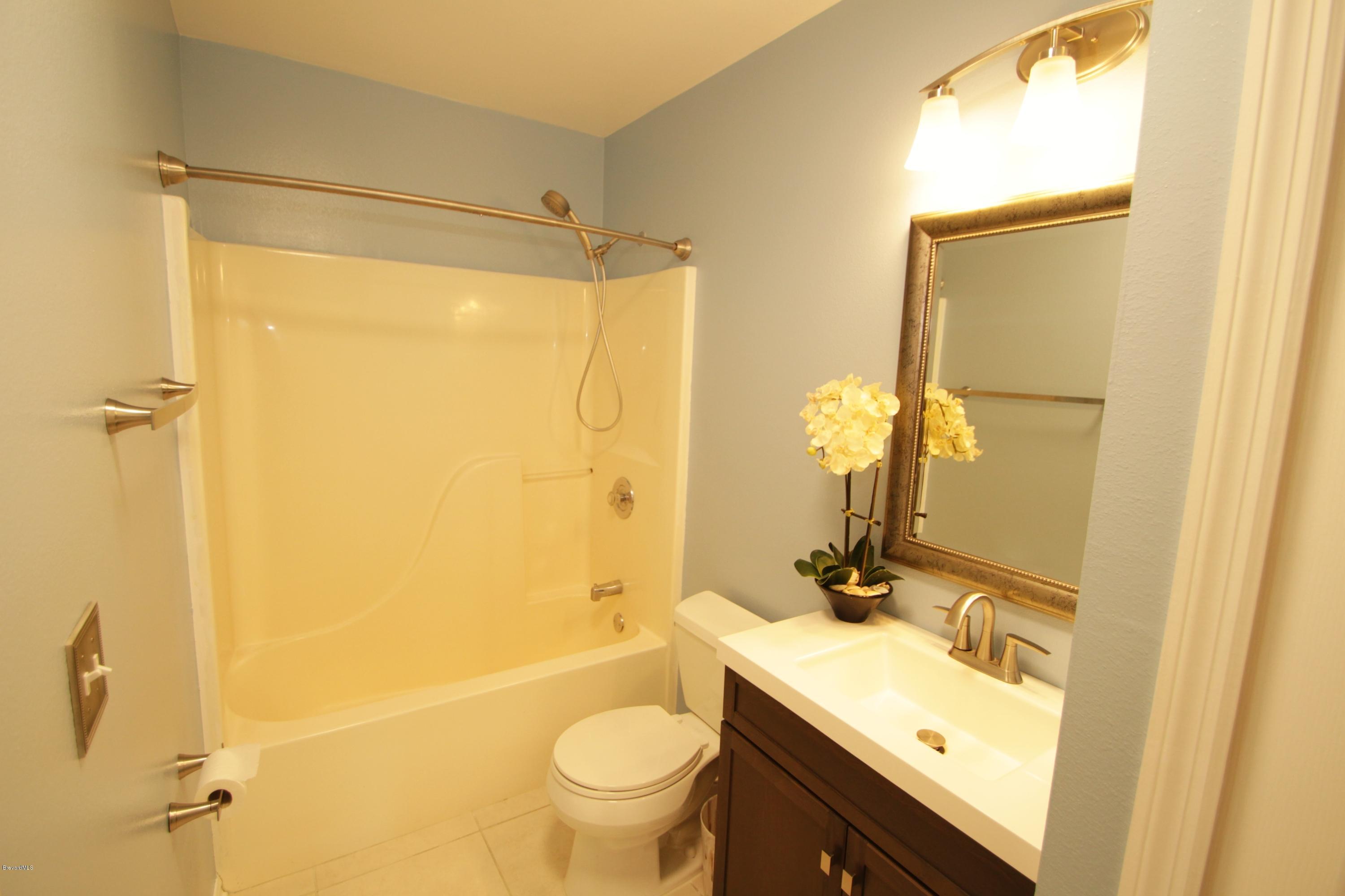 2026 Blue Ridge Avenue Melbourne, FL 32935 - Photo 19 of 24 Bathroom