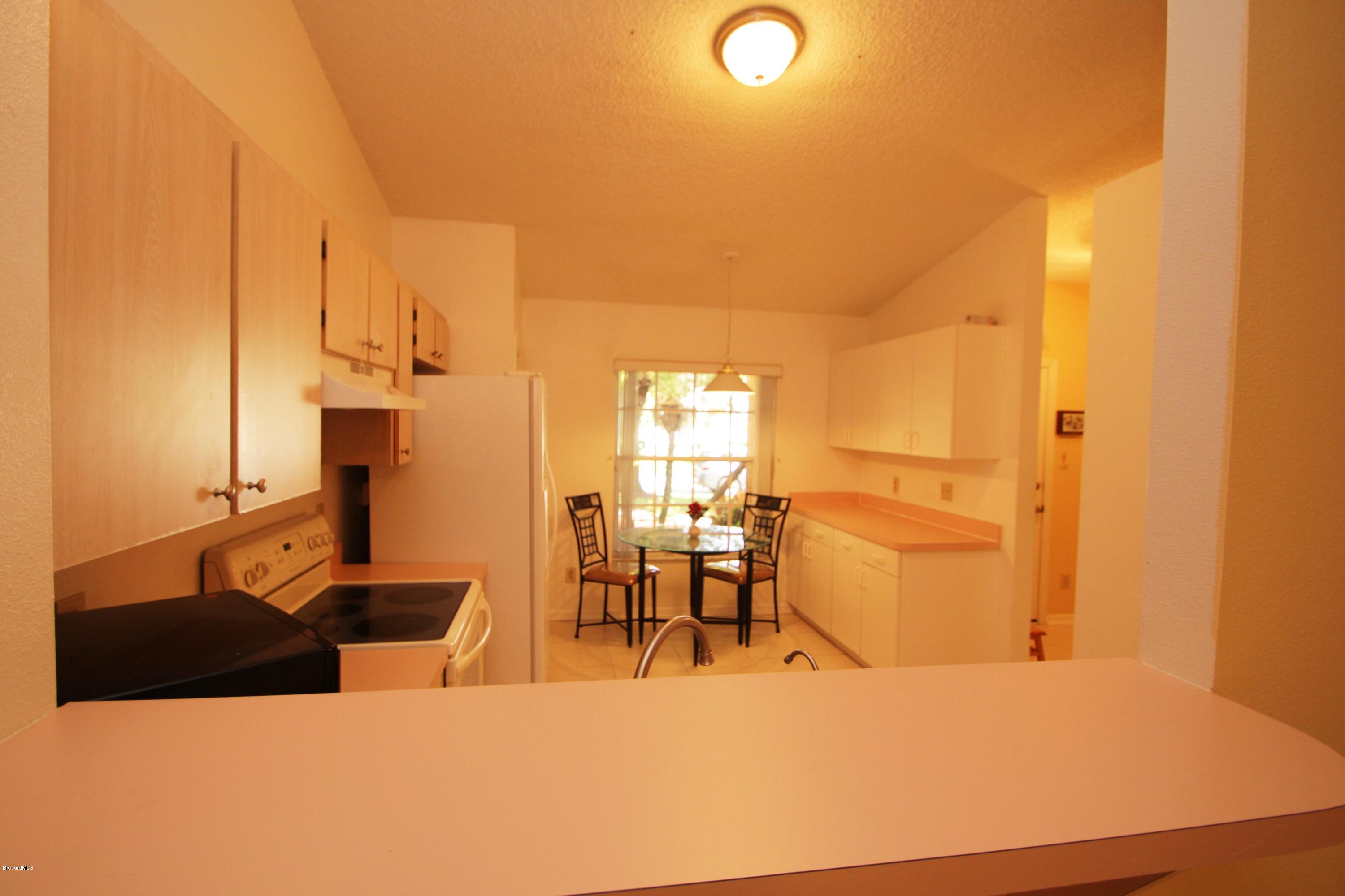 2026 Blue Ridge Avenue Melbourne, FL 32935 - Photo 9 of 24 Breakfast Bar