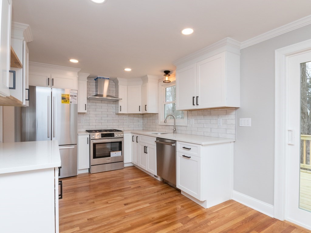 9 Hallowell Road Foxboro, MA 02035 - Photo 3 of 38 Gallery Image 3