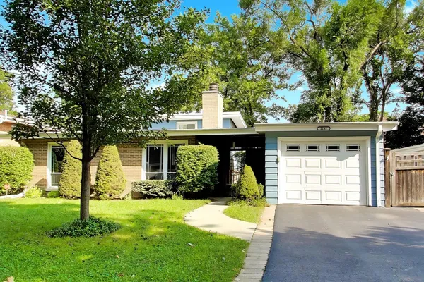 $615,000 | 2240 Catherine Street, Northbrook, IL 60062