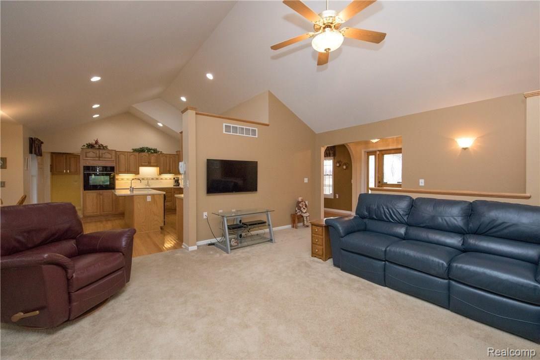 4352 North Oak Road Davison, MI 48423 - Photo 21 of 70 GreatRoom2.jpg