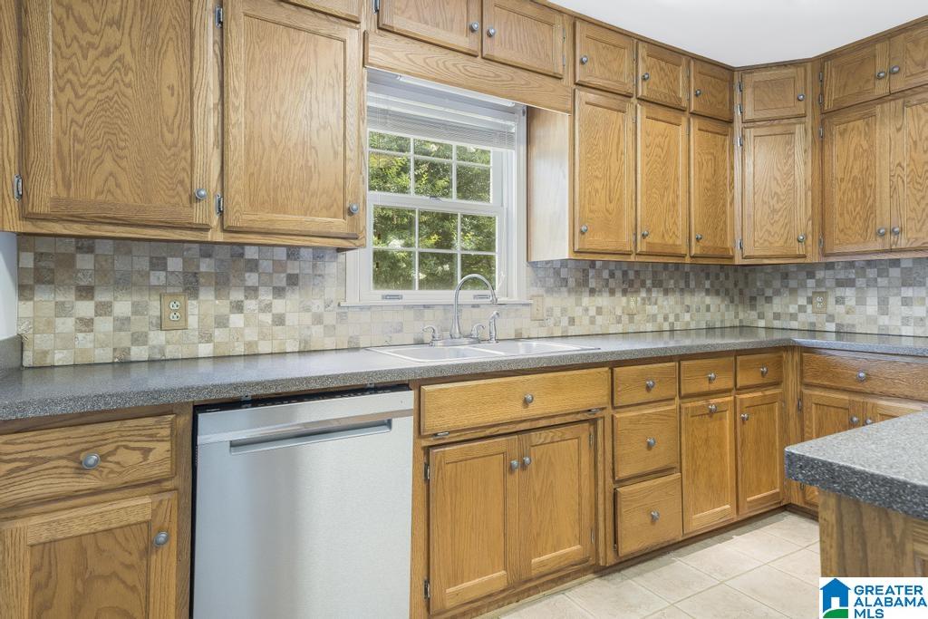 884 Springmeadow Drive Gardendale, AL 35071 - Photo 12 of 64