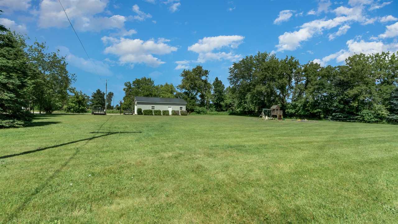 4981 East Pleasant Valley Road Shepherd, MI 48883 - Photo 9 of 35 1888853-8.JPG