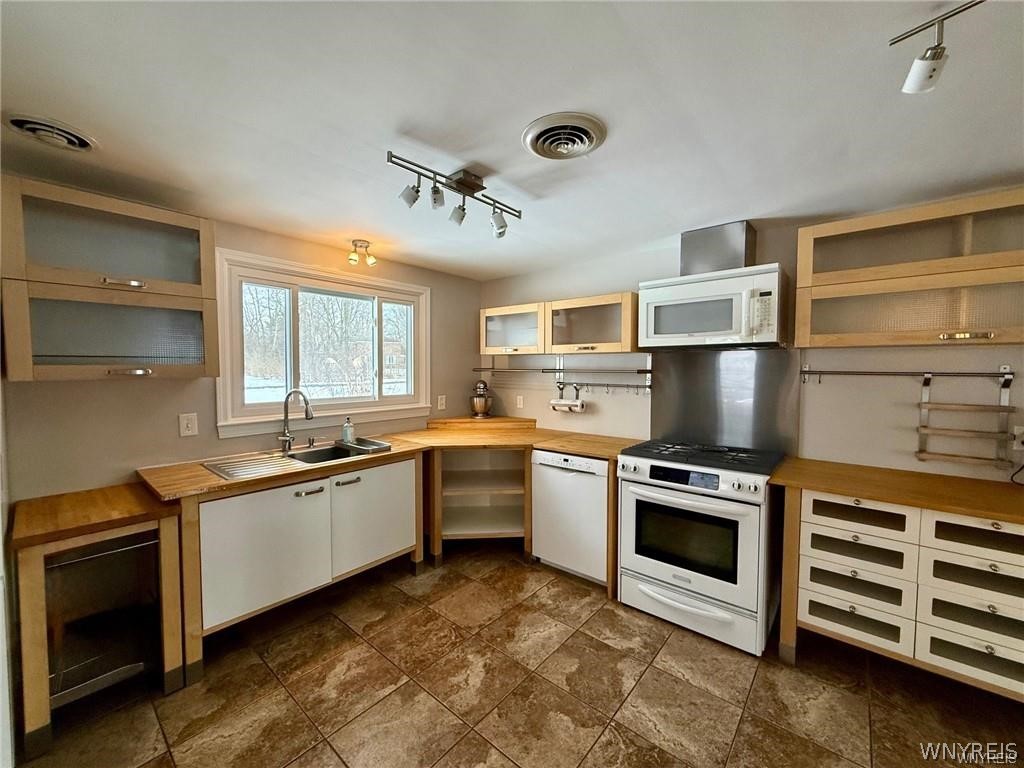 5125 Forest Road Lewiston, NY 14092 - Photo 16 of 32