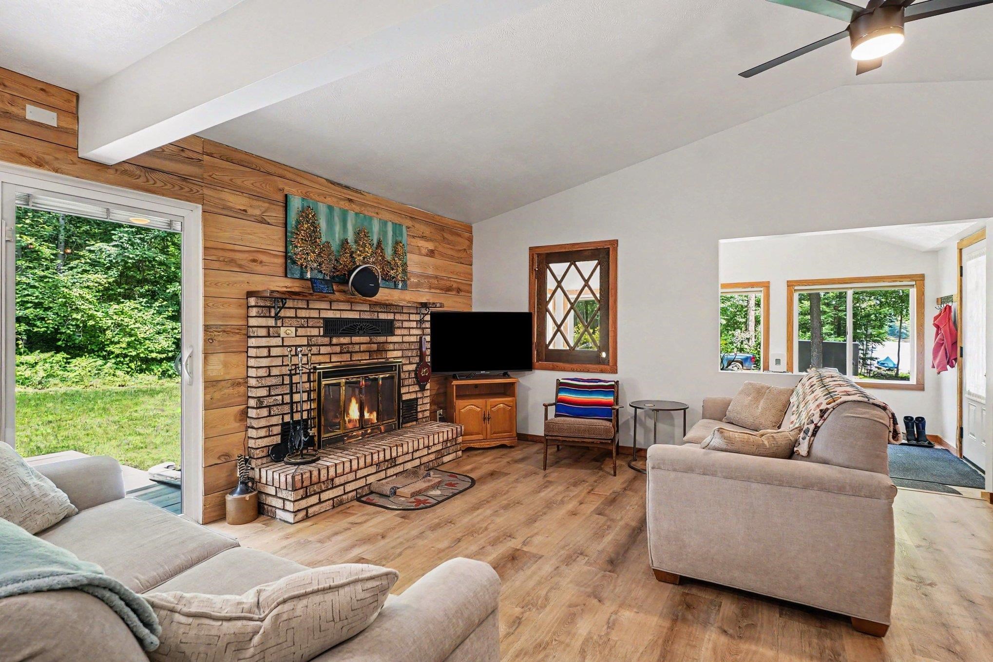 7692 Lakeview Street Harrison, MI 48625 - Photo 7 of 21 1947358-4e0646fd-6467-46cc-9533-9dbf36df19fb.JPG