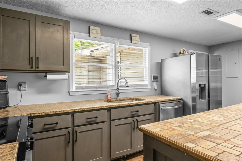 71 Hughes Dairy Road Lindale, GA 30147 - Photo 5 of 18