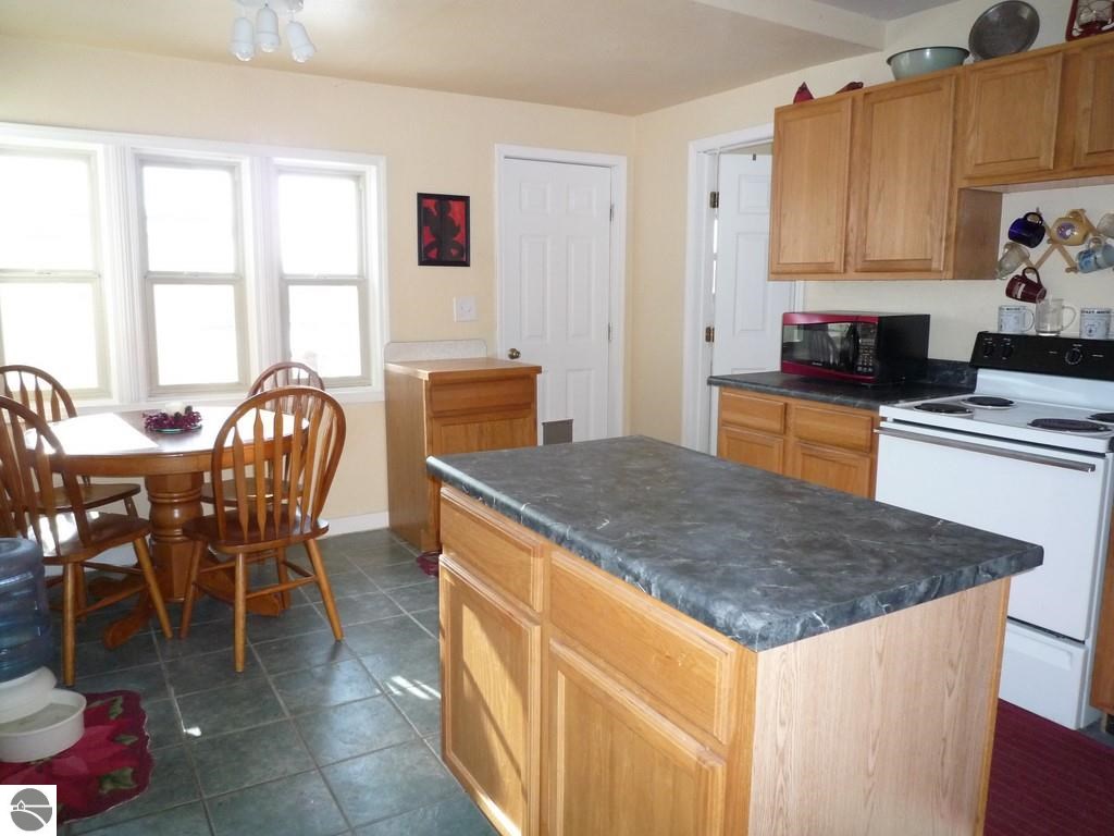 7691 North Smith Road Alma, MI 48801 - Photo 14 of 31 1793899-13.JPG