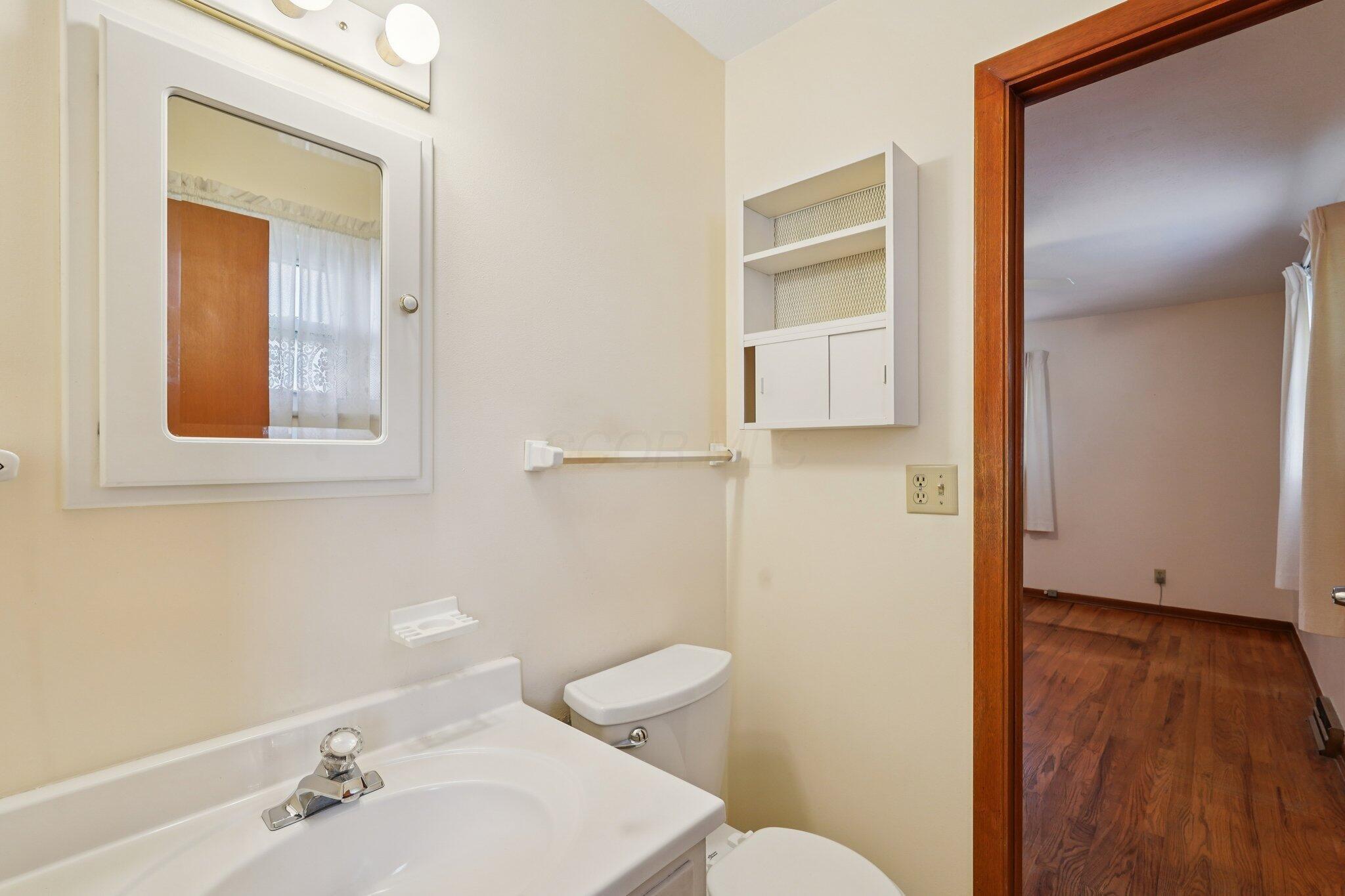 5575 Karl Road Columbus, OH 43229 - Photo 19 of 29 1/2 bath