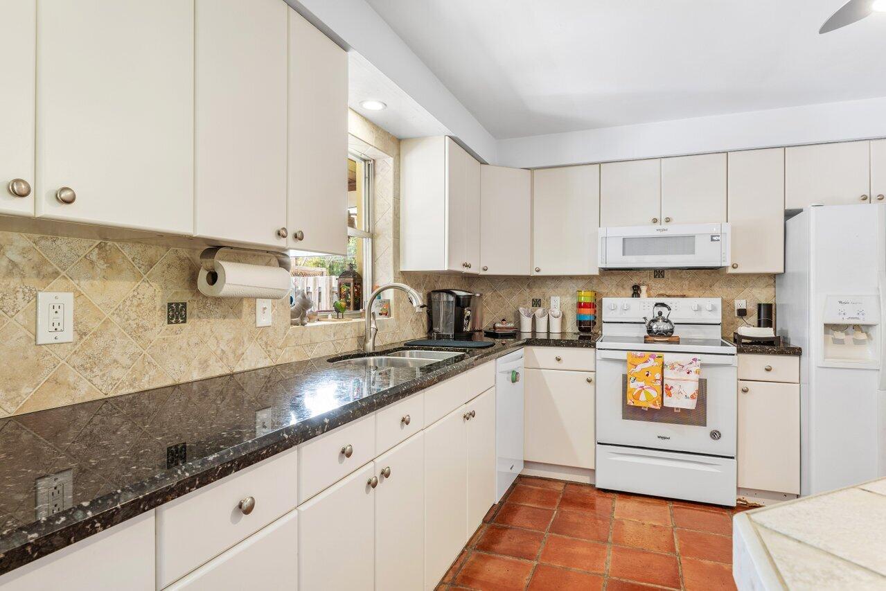 2701 Southwest 4th Street Boynton Beach, FL 33435 - Photo 12 of 38 012-2701Southwest4thStreet-BoyntonBeach-