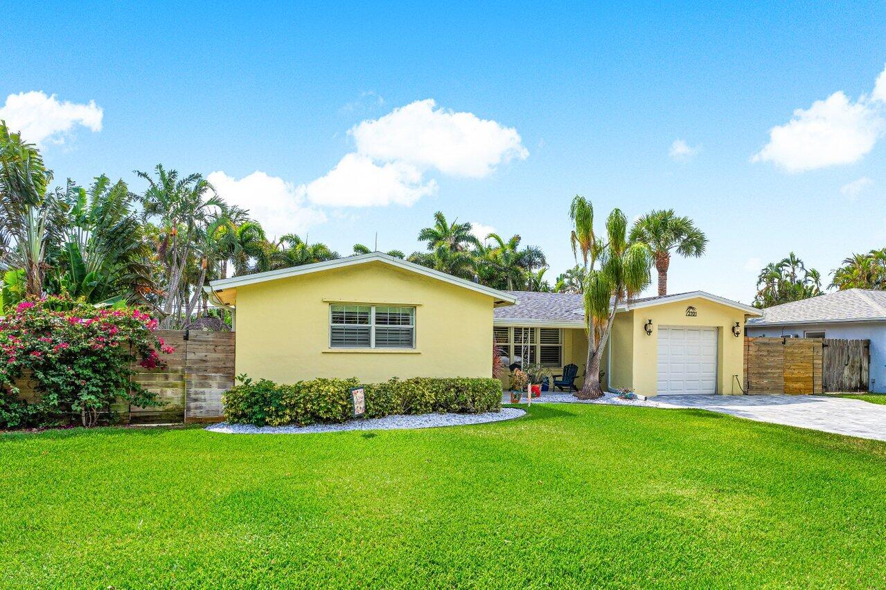 2701 Southwest 4th Street Boynton Beach, FL 33435 - Photo 2 of 38 002-2701Southwest4thStreet-BoyntonBeach-
