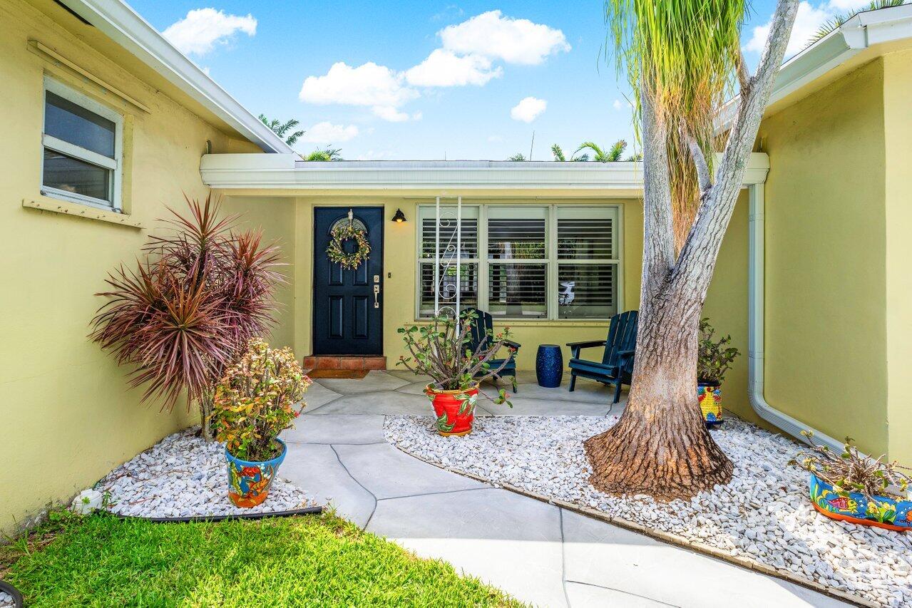 2701 Southwest 4th Street Boynton Beach, FL 33435 - Photo 4 of 38 004-2701Southwest4thStreet-BoyntonBeach-