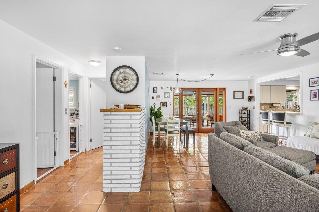 2701 Southwest 4th Street Boynton Beach, FL 33435 - Photo 5 of 38 005-2701Southwest4thStreet-BoyntonBeach-