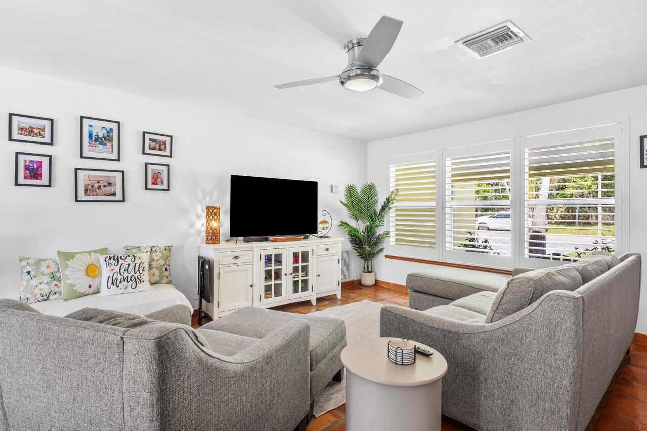2701 Southwest 4th Street Boynton Beach, FL 33435 - Photo 7 of 38 007-2701Southwest4thStreet-BoyntonBeach-