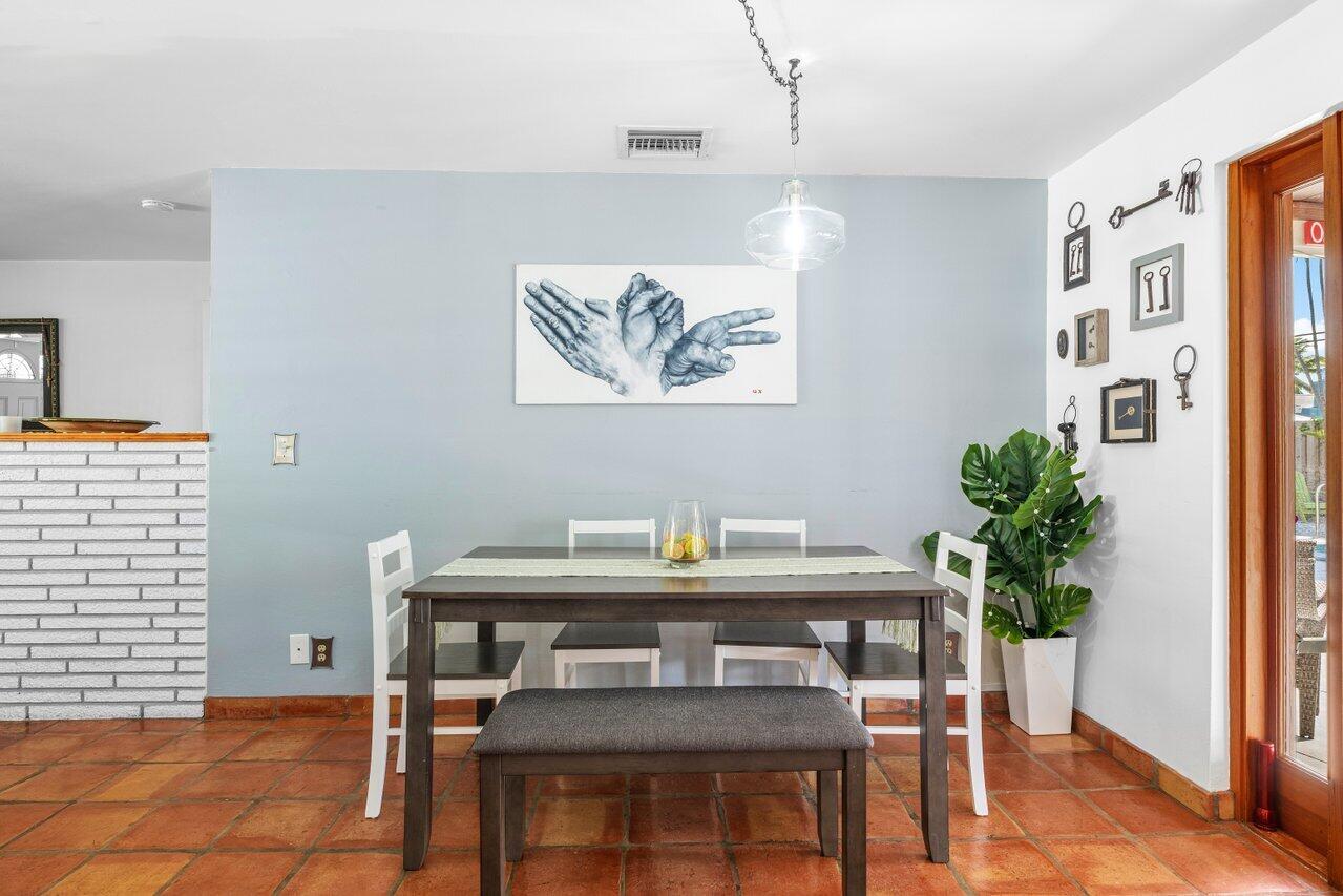2701 Southwest 4th Street Boynton Beach, FL 33435 - Photo 10 of 38 010-2701Southwest4thStreet-BoyntonBeach-
