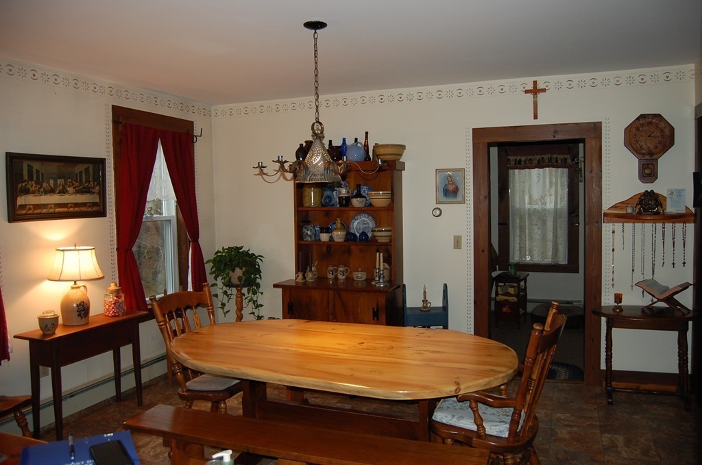5 Knox Trail Road Warren, MA 01083 - Photo 5 of 28 a room with furniture and window