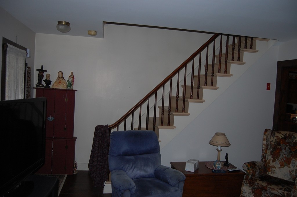 5 Knox Trail Road Warren, MA 01083 - Photo 8 of 28 a view of entryway with livingroom
