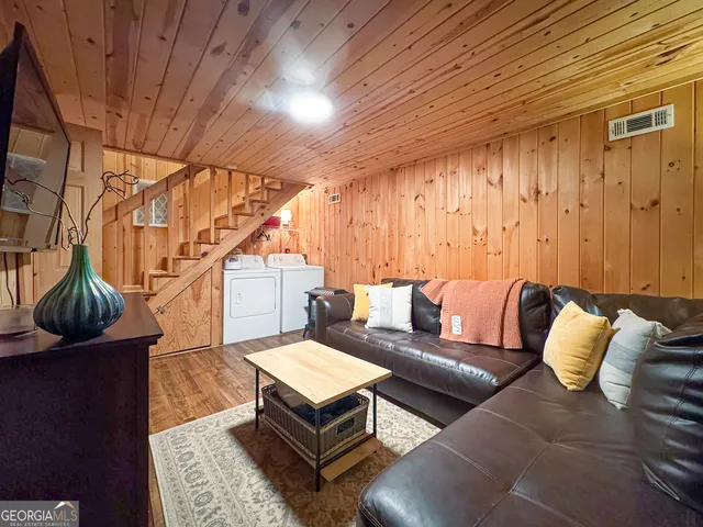 $468,000 | 185 Pope Dickson Lane, Clarkesville, GA 30523