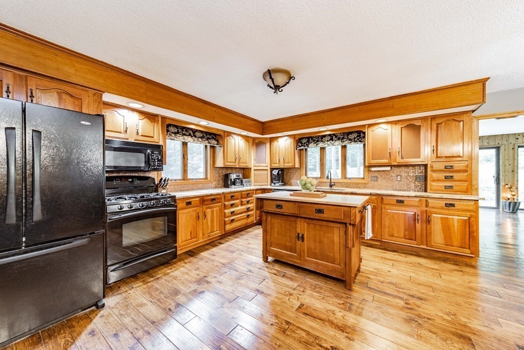 260 Blandford Road Russell, MA 01071 - Photo 10 of 38 Gallery Image 10