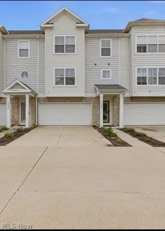 $199,000 | 17583 Wildwood Lane, Cleveland, OH 44119