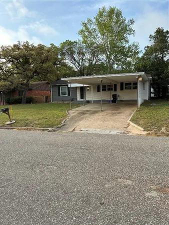 $1,675 | 810 Pecan Street, Teague, TX 75860