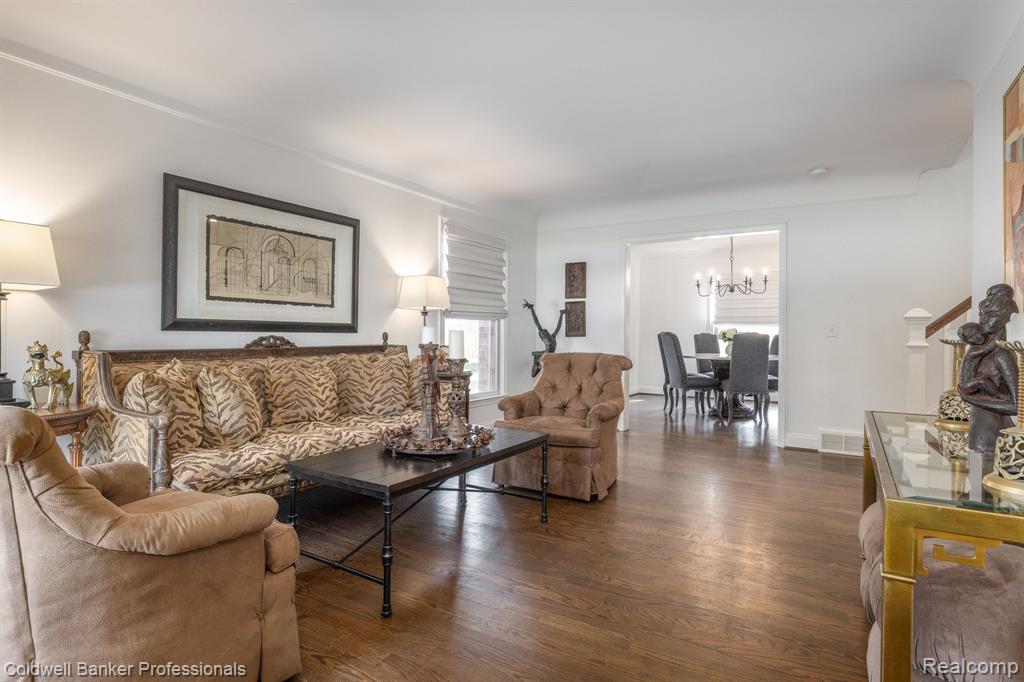 236 Fisher Road Grosse Pointe, MI 48230 - Photo 14 of 39