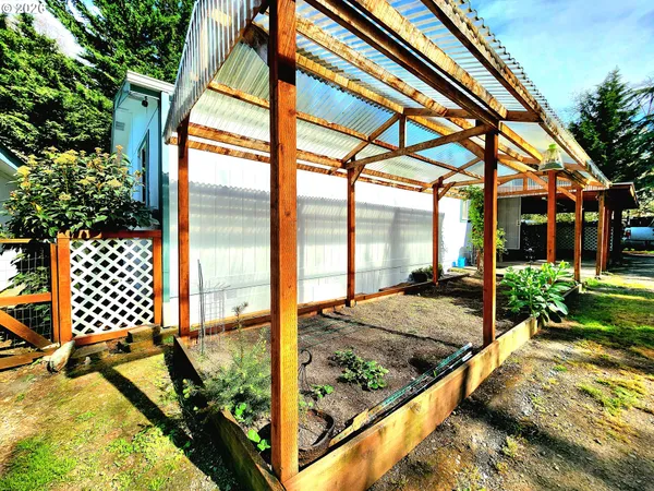 $315,000 | 874 South Main Street, Canyonville, OR 97417