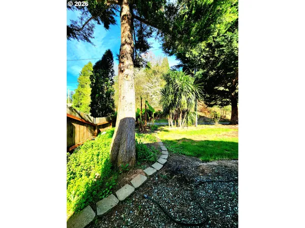 $315,000 | 874 South Main Street, Canyonville, OR 97417