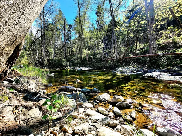 $315,000 | 874 South Main Street, Canyonville, OR 97417