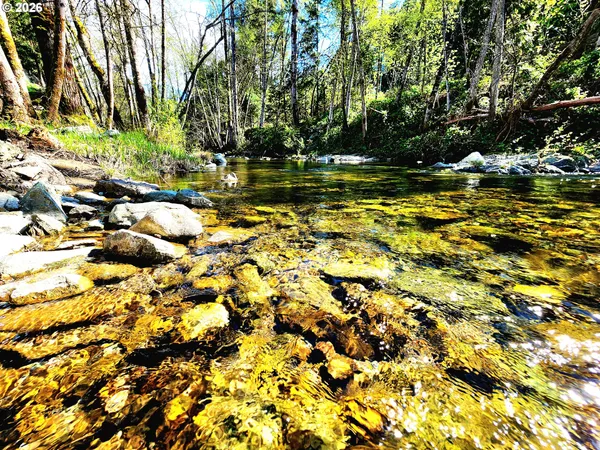 $315,000 | 874 South Main Street, Canyonville, OR 97417