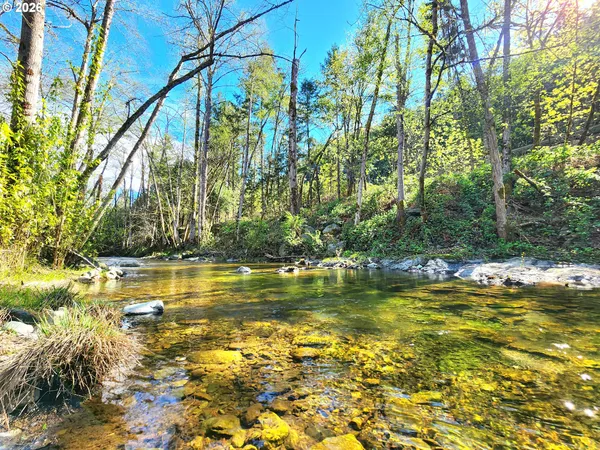 $315,000 | 874 South Main Street, Canyonville, OR 97417