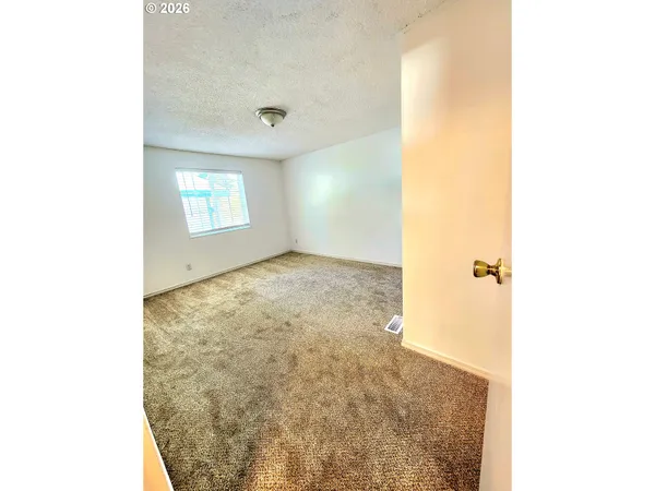 $315,000 | 874 South Main Street, Canyonville, OR 97417