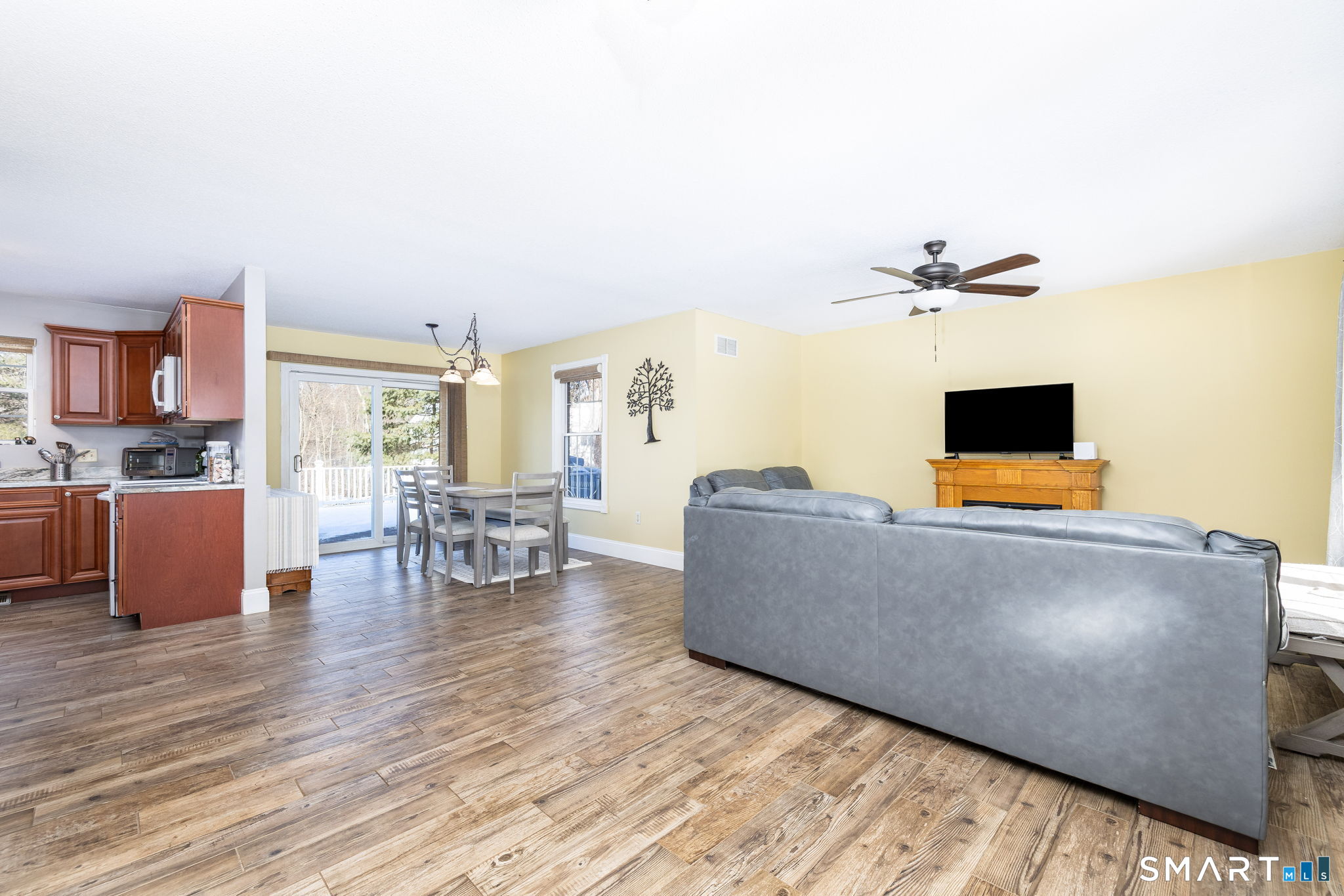 115 Cynrose Place Meriden, CT 06451 - Photo 10 of 34