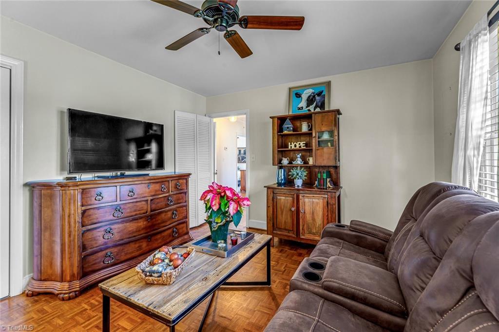 1506 Pinehurst Drive High Point, NC 27262 - Photo 13 of 24