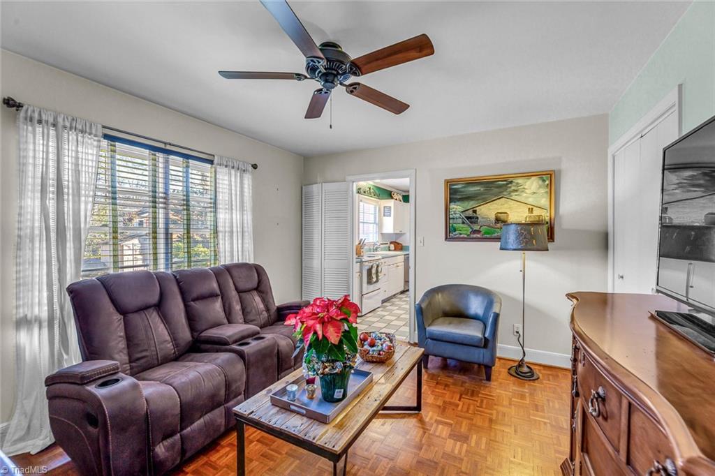 1506 Pinehurst Drive High Point, NC 27262 - Photo 15 of 24