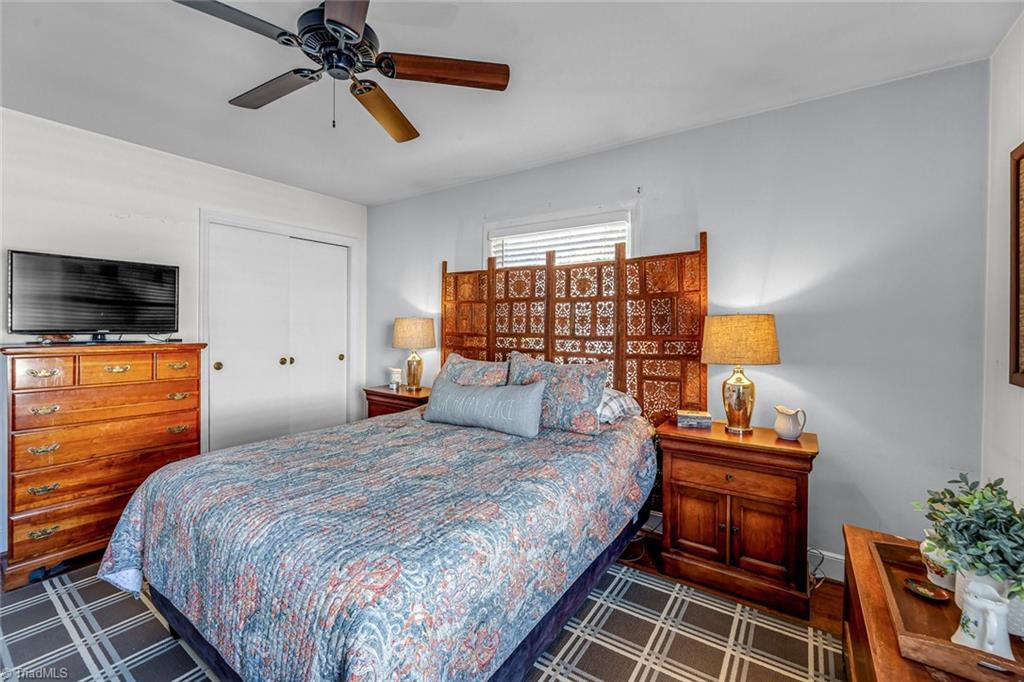 1506 Pinehurst Drive High Point, NC 27262 - Photo 19 of 24