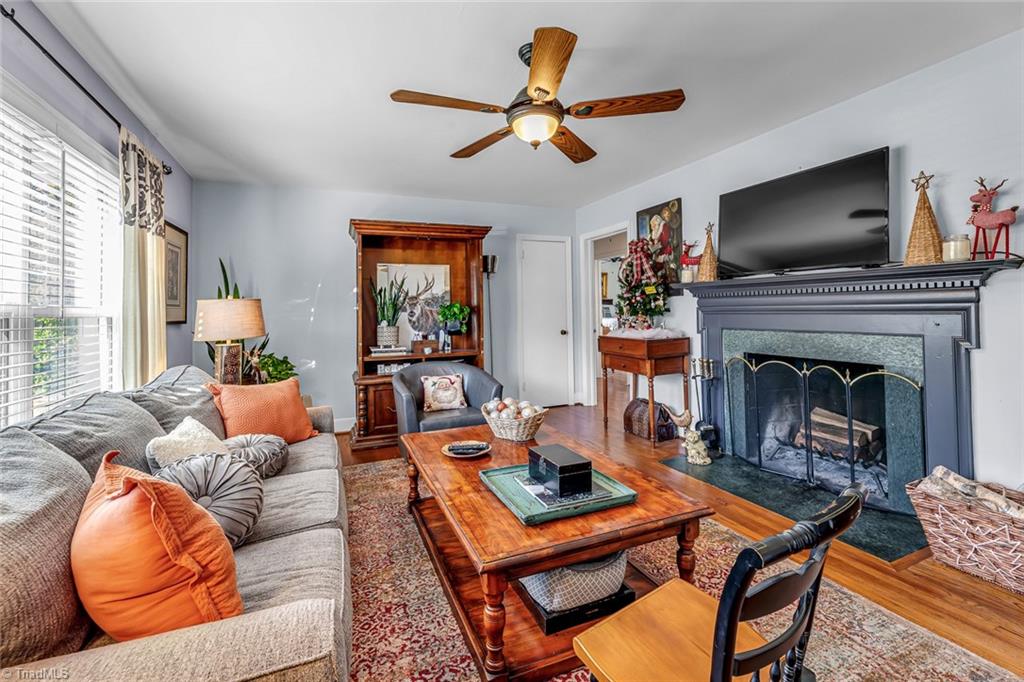 1506 Pinehurst Drive High Point, NC 27262 - Photo 5 of 24