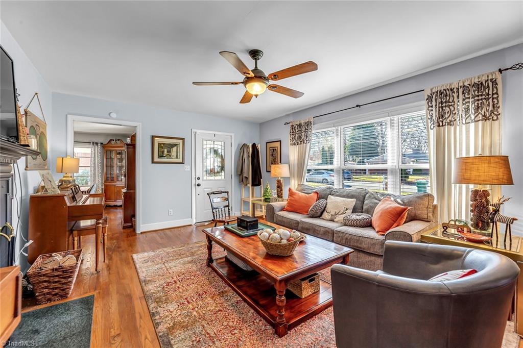 1506 Pinehurst Drive High Point, NC 27262 - Photo 6 of 24