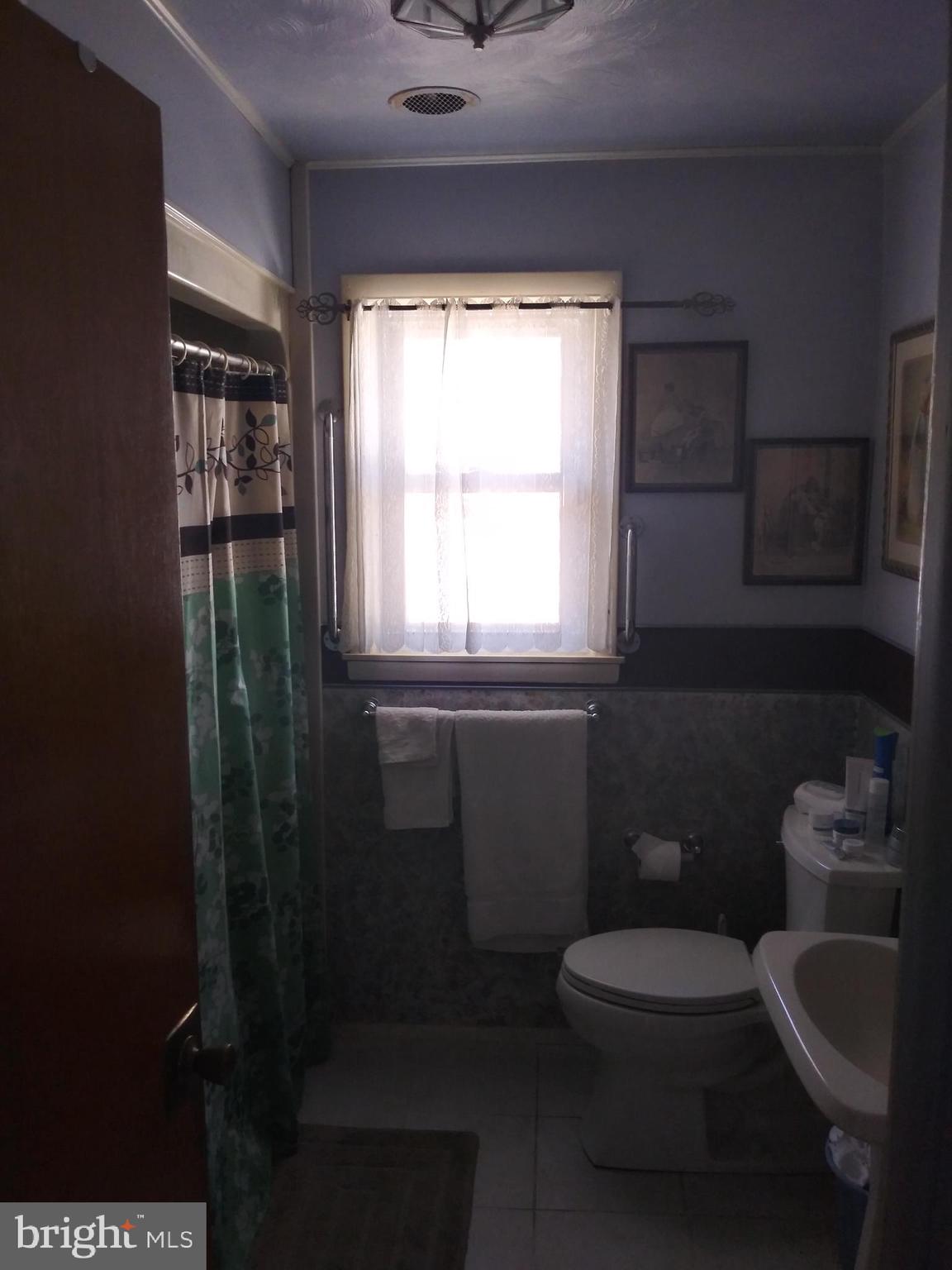 401 Princeton Road South Glassboro, NJ 08028 - Photo 8 of 16 Main Floor Full Bathroom