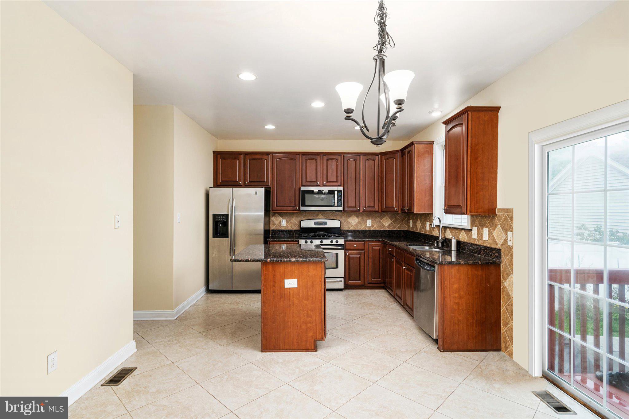 503 Reed Lane Robbinsville, NJ 08691 - Photo 11 of 43 Gallery Image 11