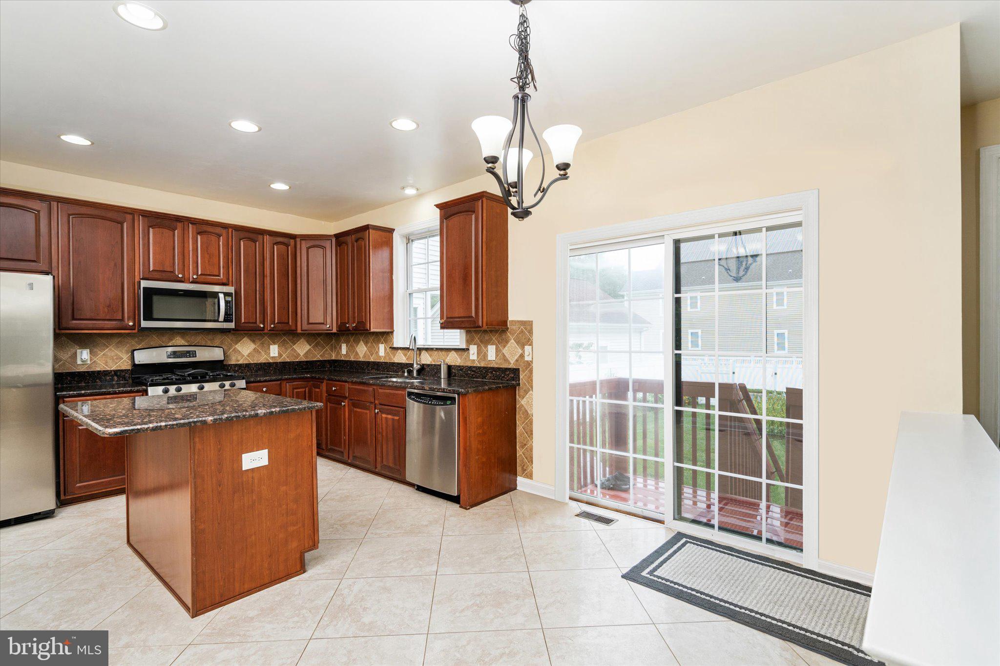 503 Reed Lane Robbinsville, NJ 08691 - Photo 12 of 43 Gallery Image 12